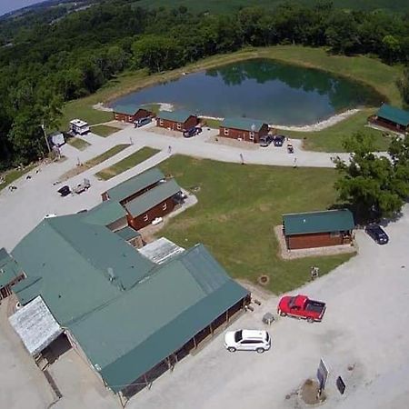 Country Cabins Hotel Chariton Extérieur photo