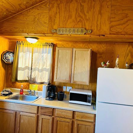 Country Cabins Hotel Chariton Extérieur photo
