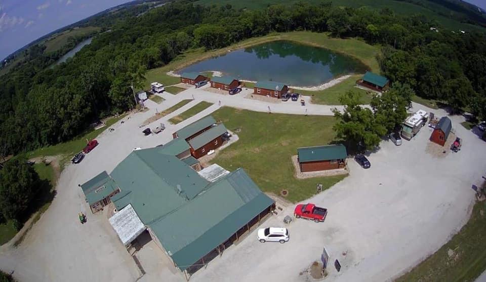 Country Cabins Hotel Chariton Extérieur photo