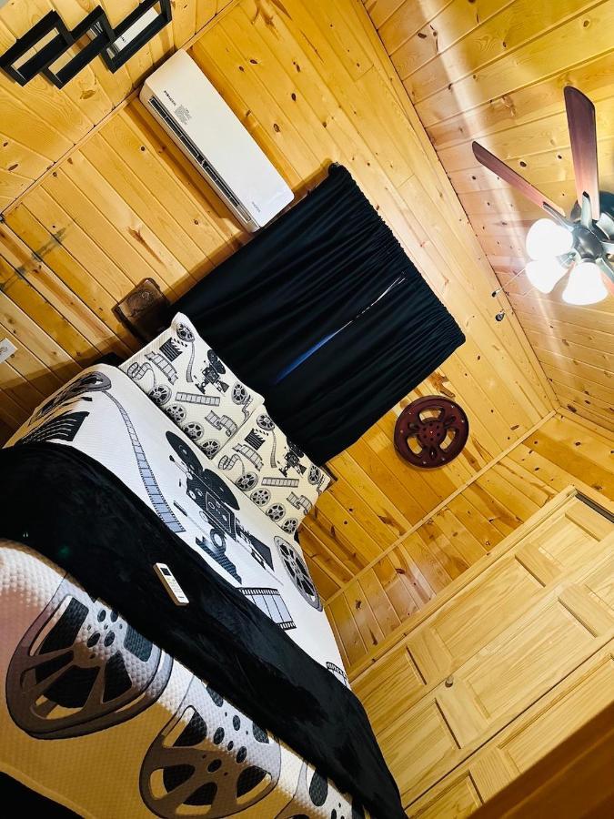 Country Cabins Hotel Chariton Extérieur photo