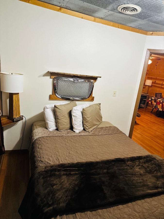 Country Cabins Hotel Chariton Extérieur photo