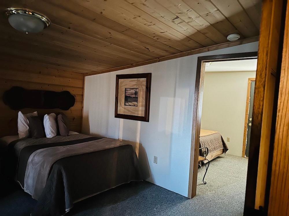 Country Cabins Hotel Chariton Extérieur photo