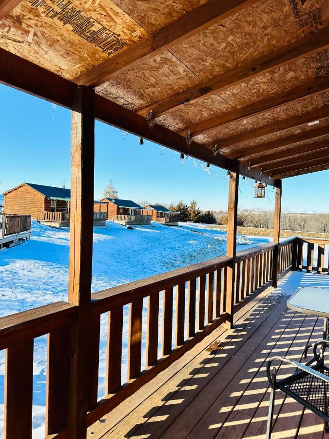 Country Cabins Hotel Chariton Extérieur photo