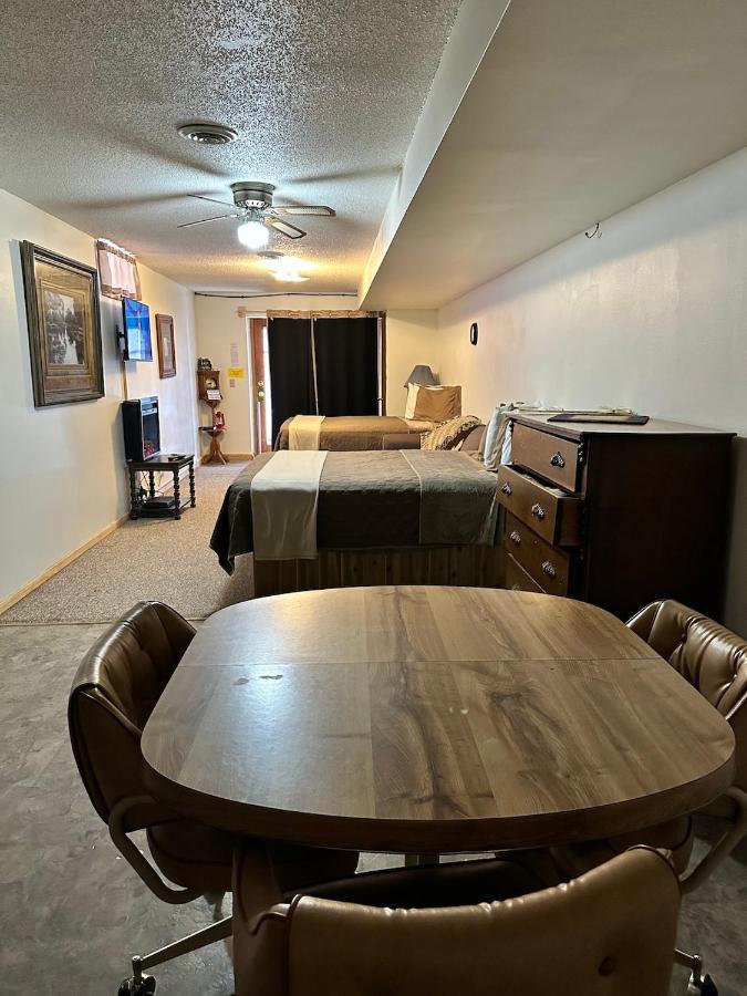 Country Cabins Hotel Chariton Extérieur photo