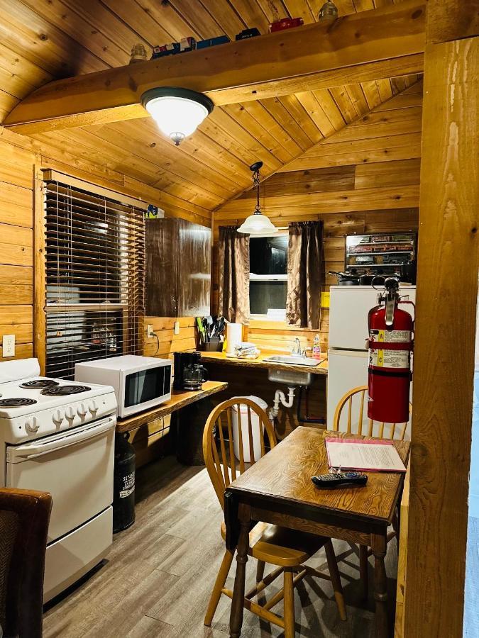 Country Cabins Hotel Chariton Extérieur photo
