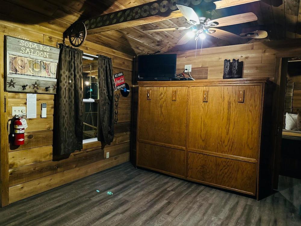 Country Cabins Hotel Chariton Extérieur photo