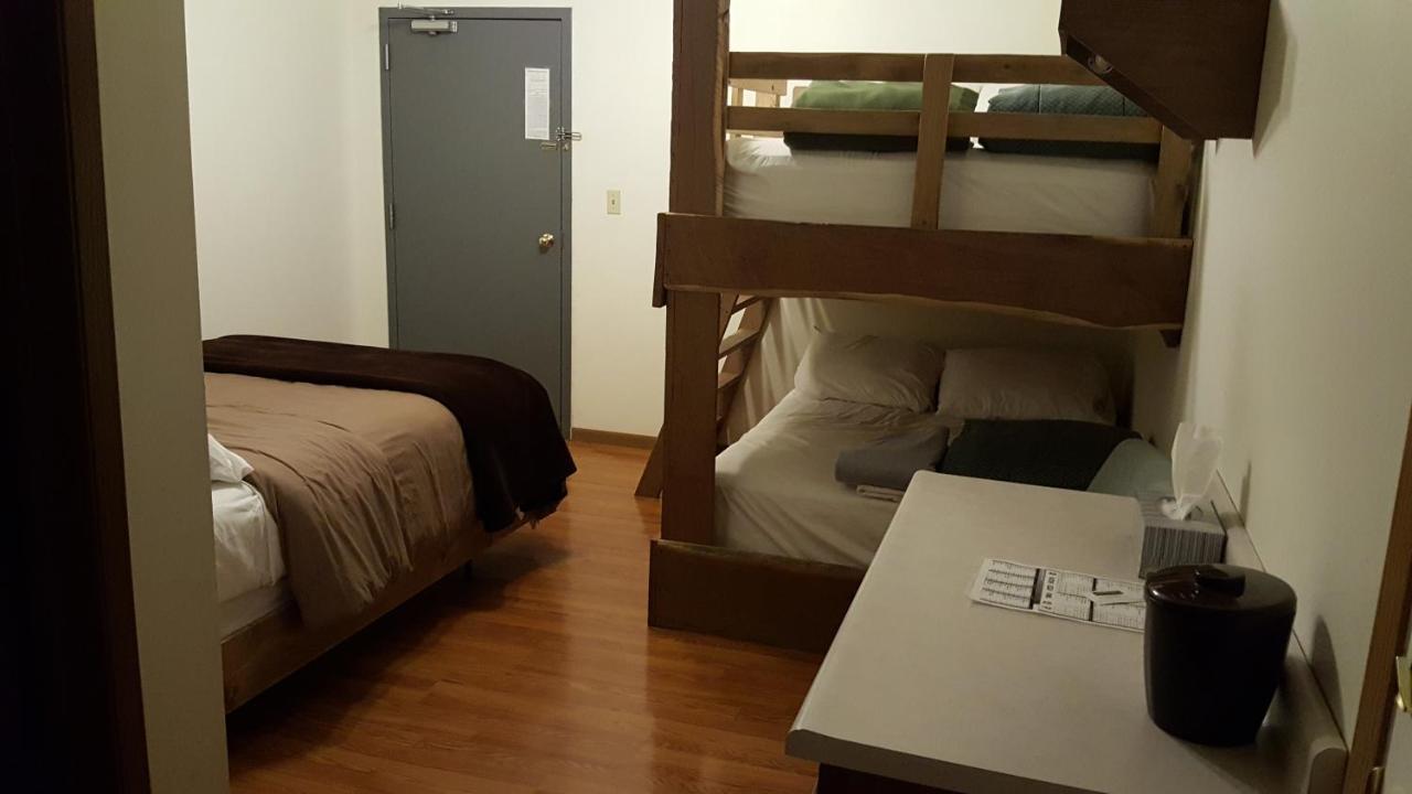 Country Cabins Hotel Chariton Extérieur photo
